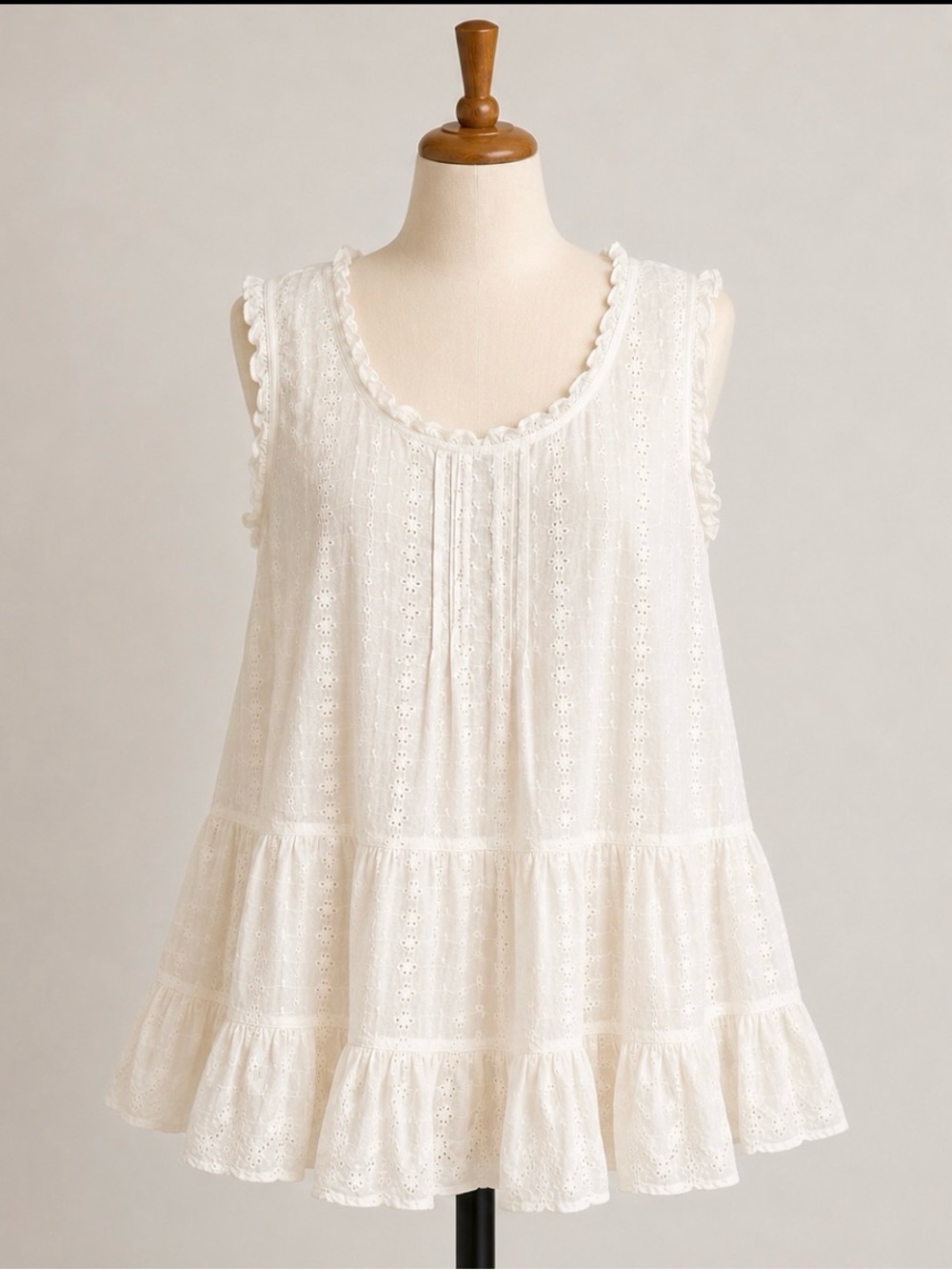Hearts Desire by Mary Grace 100% cotton White Sleeveless Eyelet Ruffle Tank Top